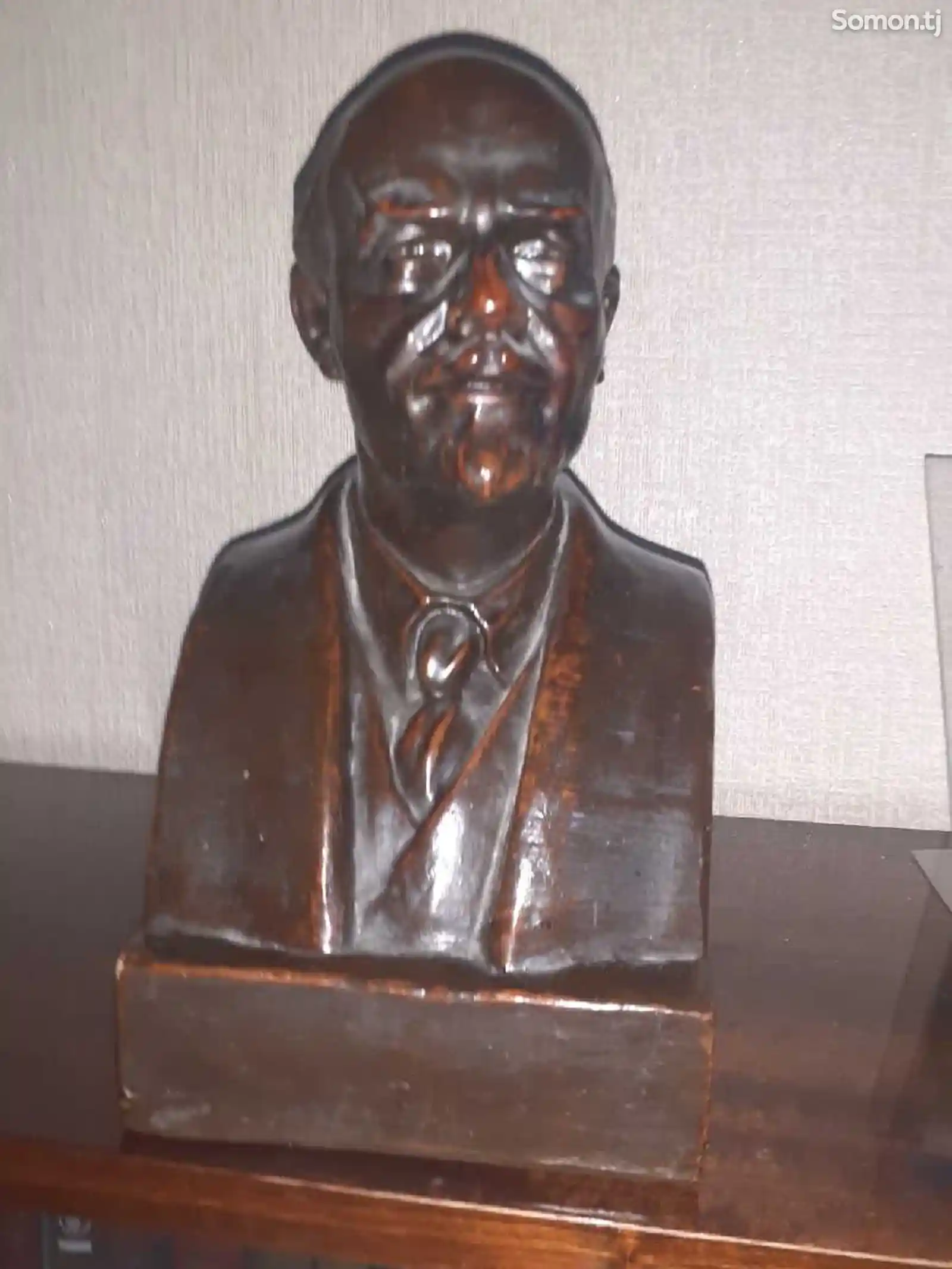 Статуя Ленина-1