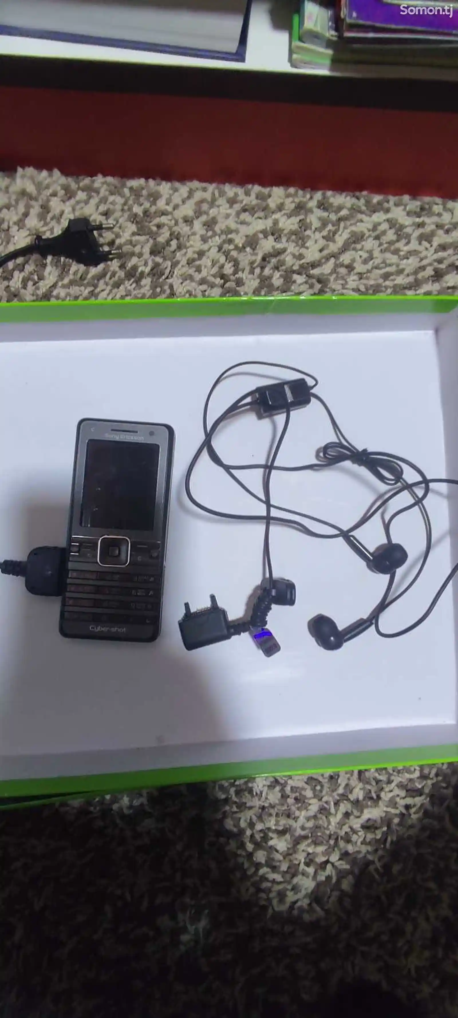 Sony Ericsson K770i-3