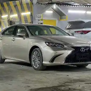 Lexus ES series, 2014