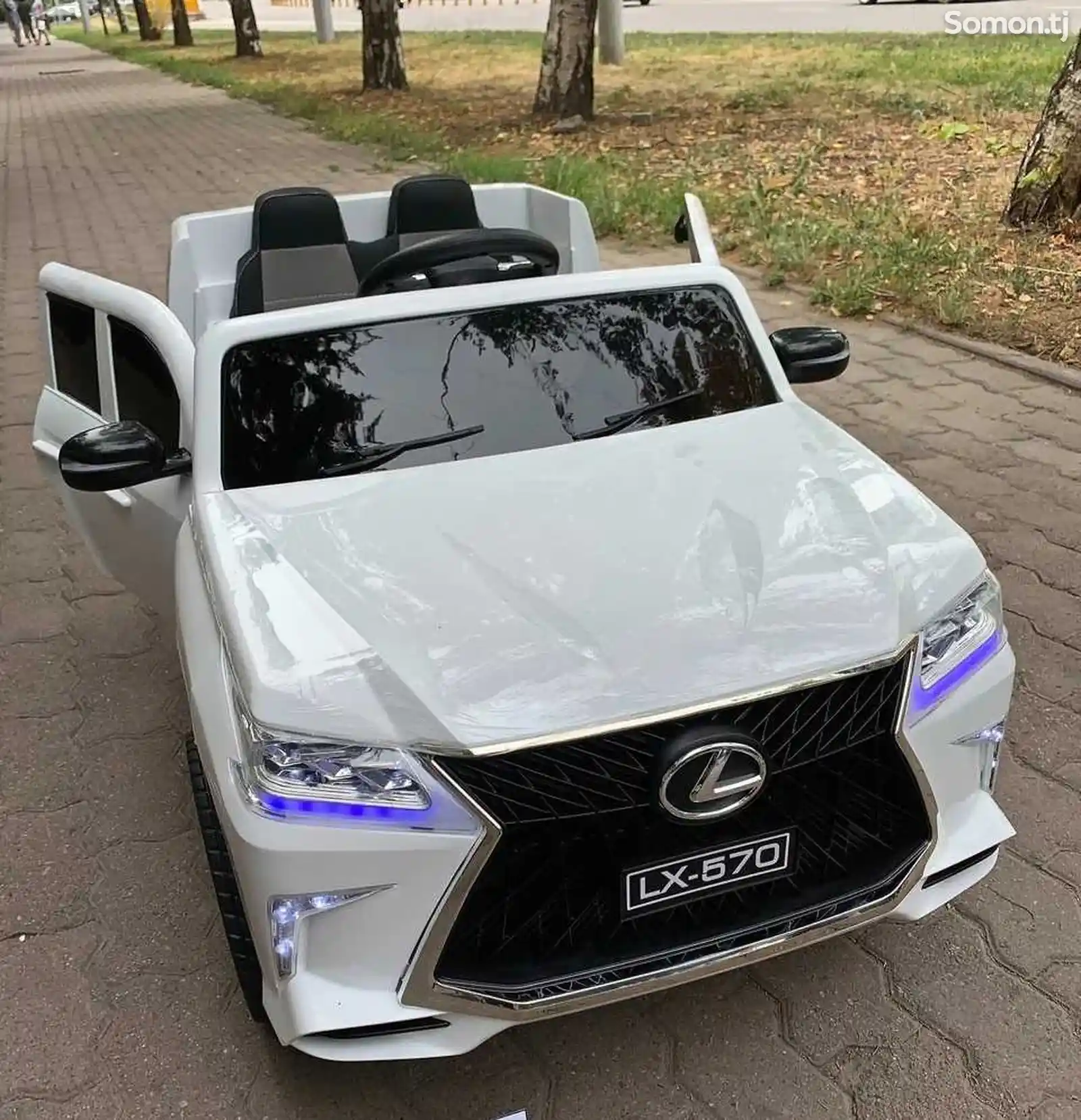 Электромобиль Lexus LX570