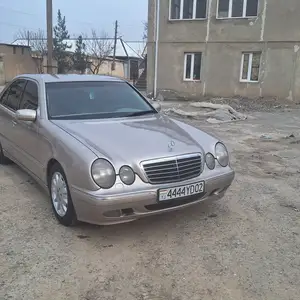 Mercedes-Benz E class, 2001