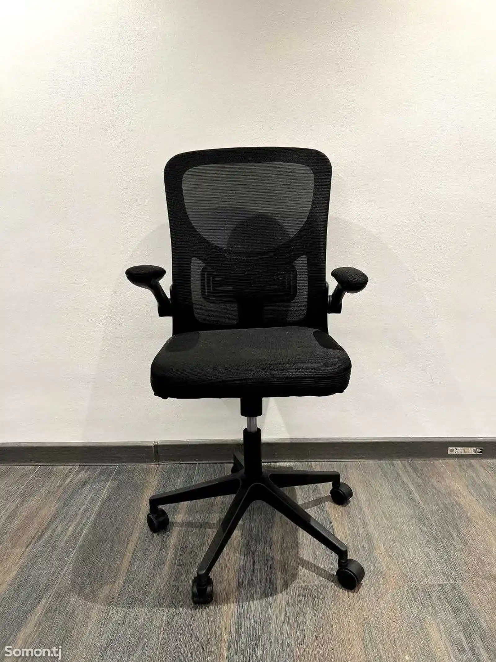 Кресло офисное Glory чёрное-1