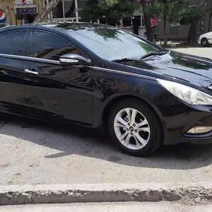 Hyundai Sonata, 2010