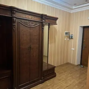 3-комн. квартира, 8 этаж, 100м², И.Сомони