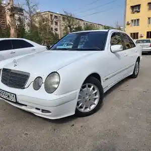 Mercedes-Benz E class, 2001