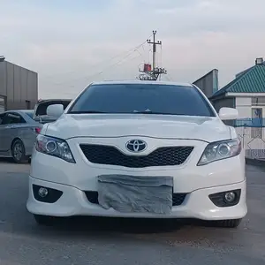 Toyota Camry, 2010