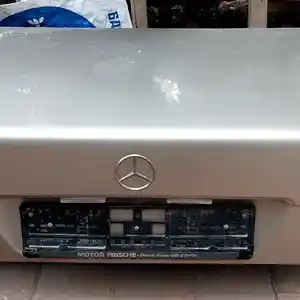 Крышка багажника Mercedes-w124