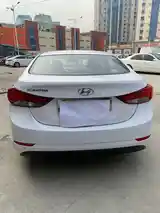 Hyundai Elantra, 2015-3