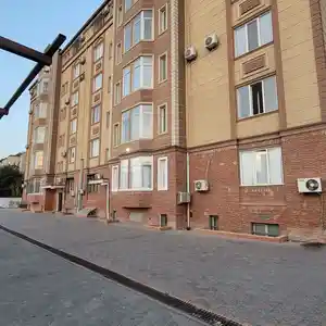 1-комн. квартира, Цокольный этаж, 45 м², 12мкр