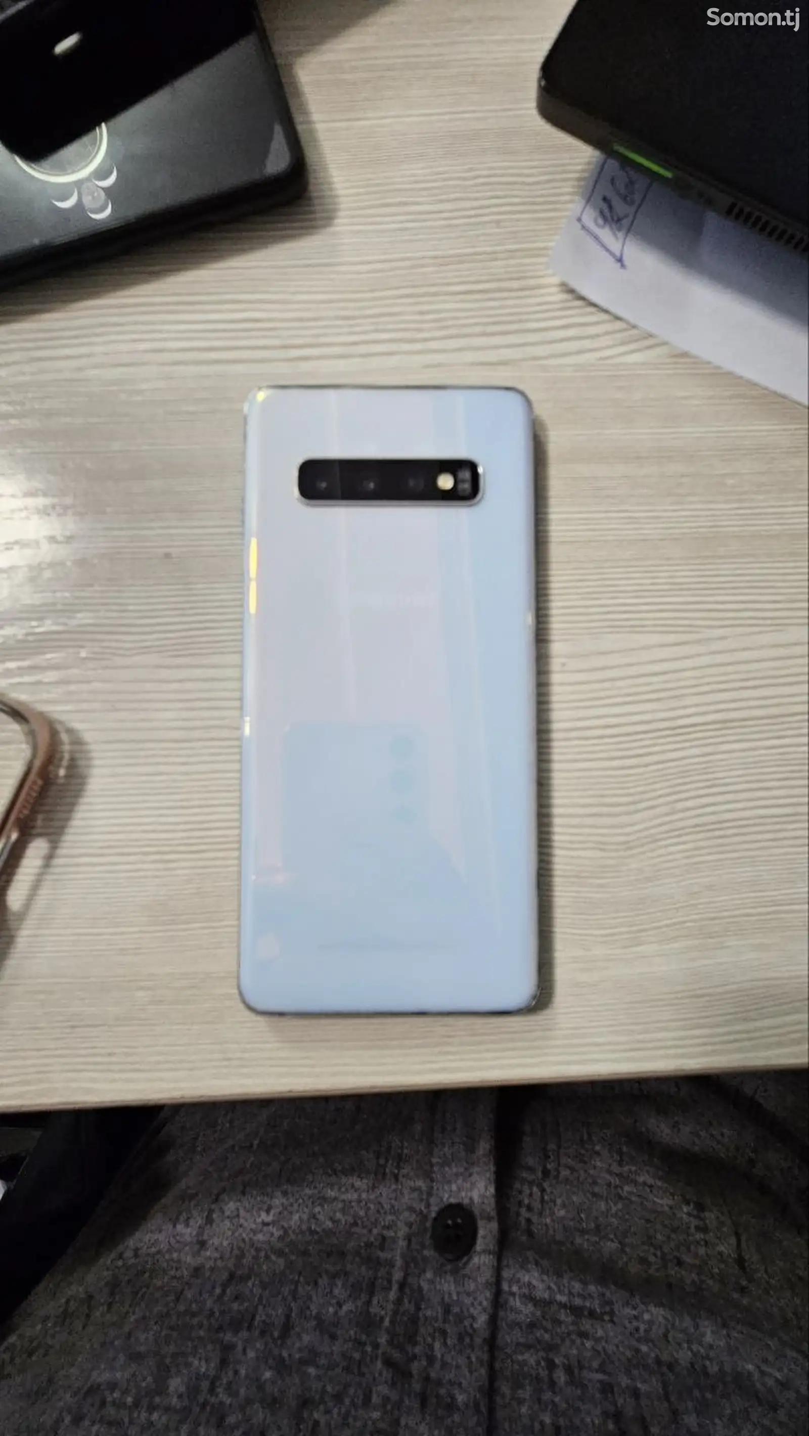 Samsung Galaxy S10-1