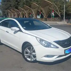 Hyundai Sonata, 2010