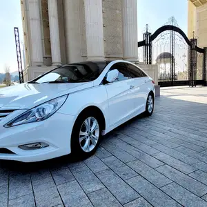 Hyundai Sonata, 2011