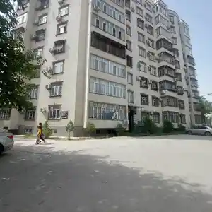 Помещение под магазин / салон, 350м², Сино, 82 мкр, М/С Саодат