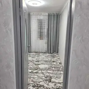 2-комн. квартира, 4 этаж, 40м², сирк