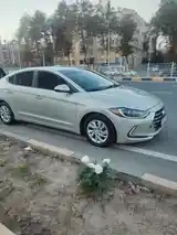 Hyundai Elantra, 2017-5