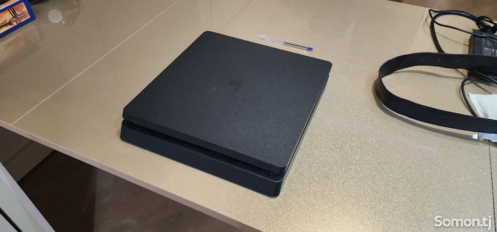 Игровая приставка Sony PlayStation 4 Slim-1