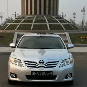 Toyota Camry, 2010