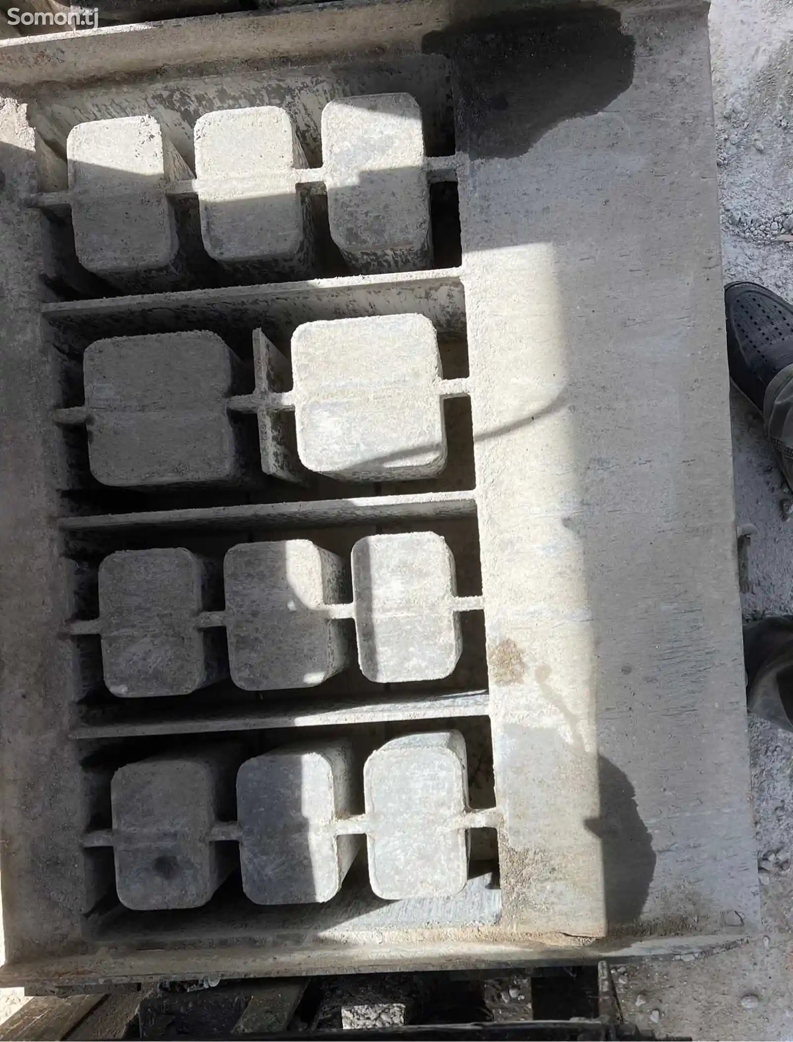 Аппарат для производства цементблока-4