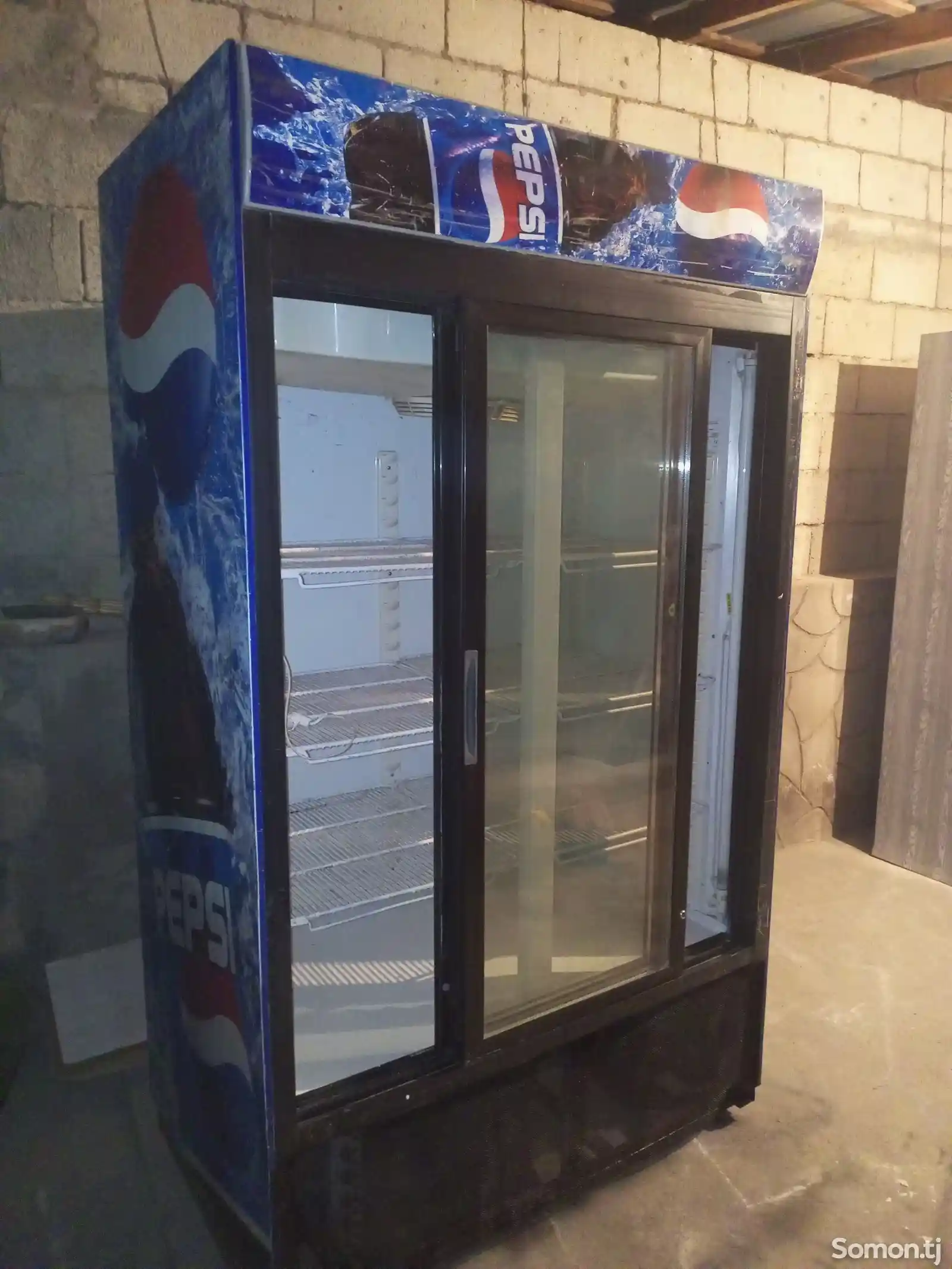 Витринный холодильник-8
