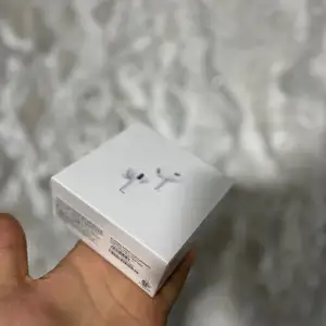 Наушники AirPods Pro