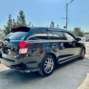 Toyota Fielder, 2015