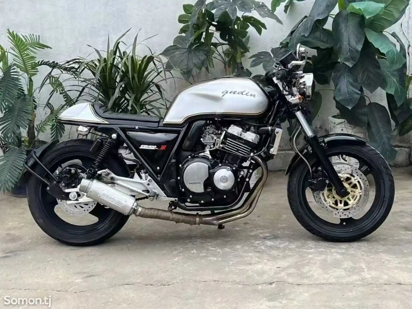 Мотоцикл Honda CB400cc на заказ-3