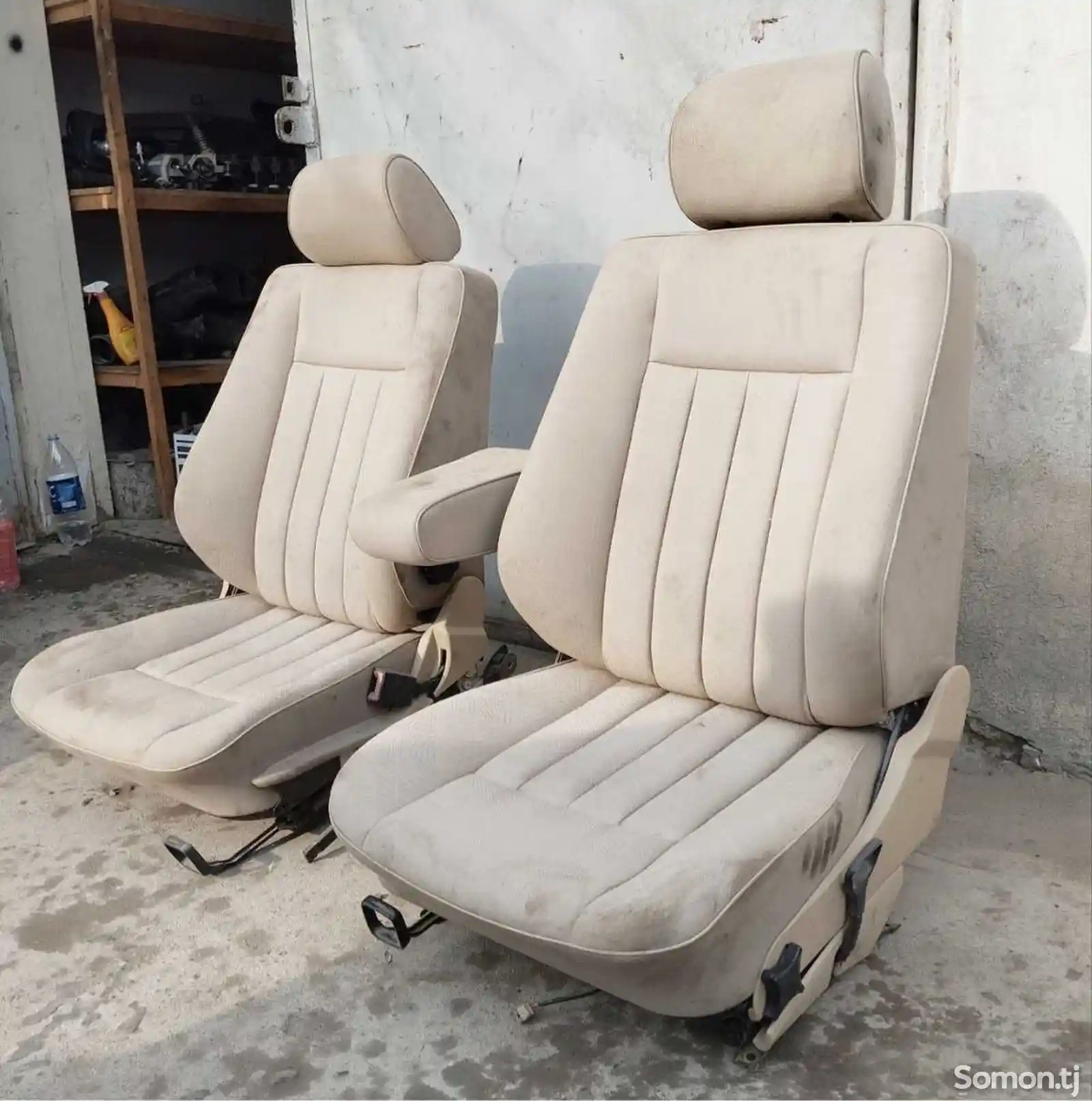 Передние сиденья от Mercedes Benz-2