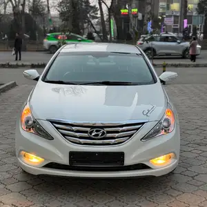 Hyundai Sonata, 2010