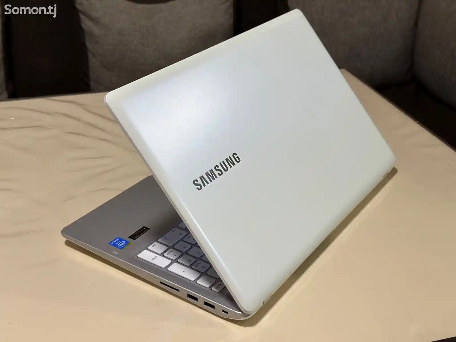 Ноутбук Samsung 500R5H i7-5gen-4