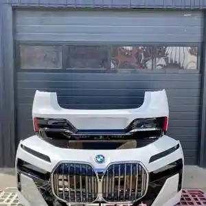 Бампер передний задний от BMW g70 m-paket 2024