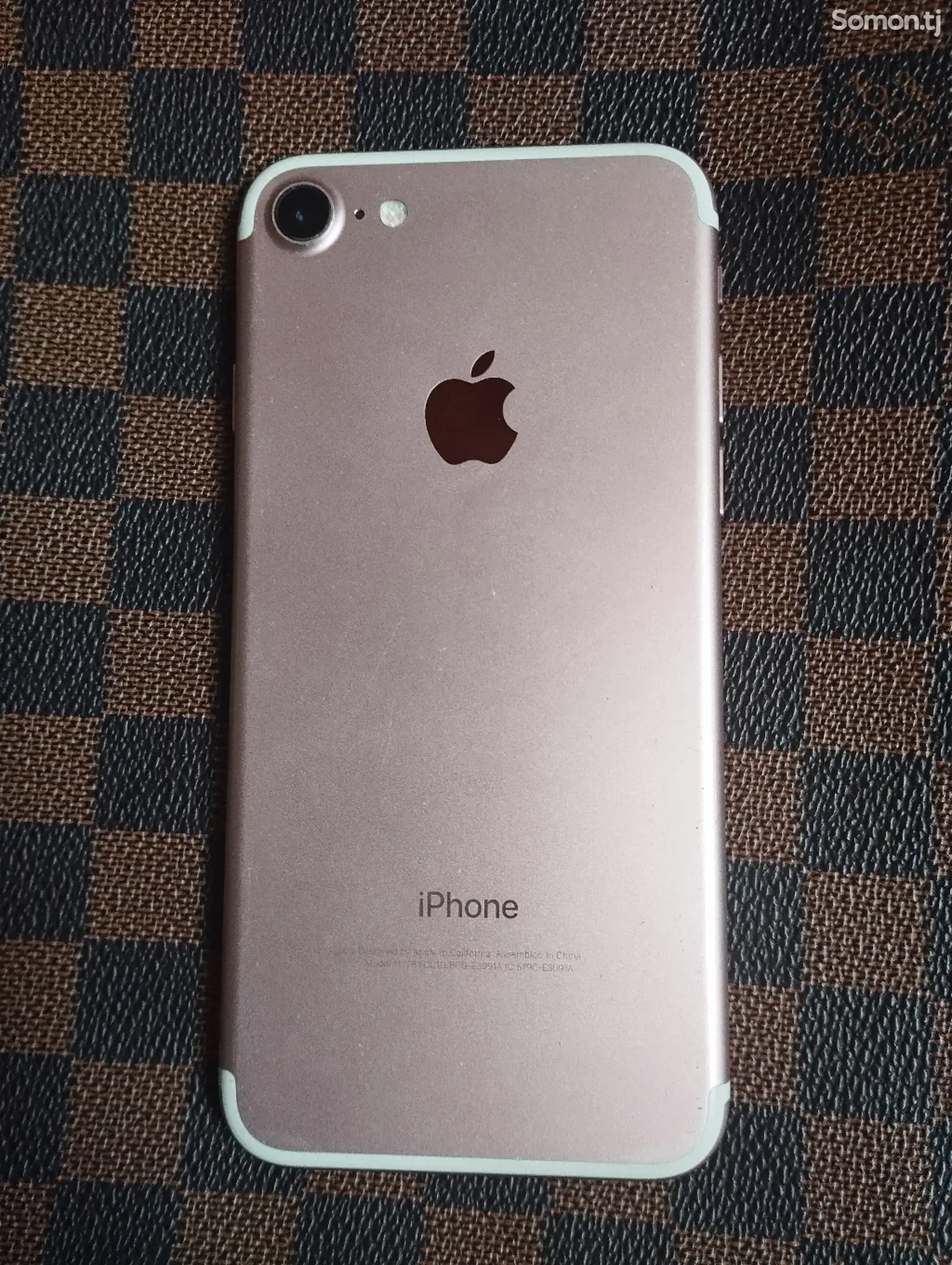 Apple iPhone 7, 32 gb-1