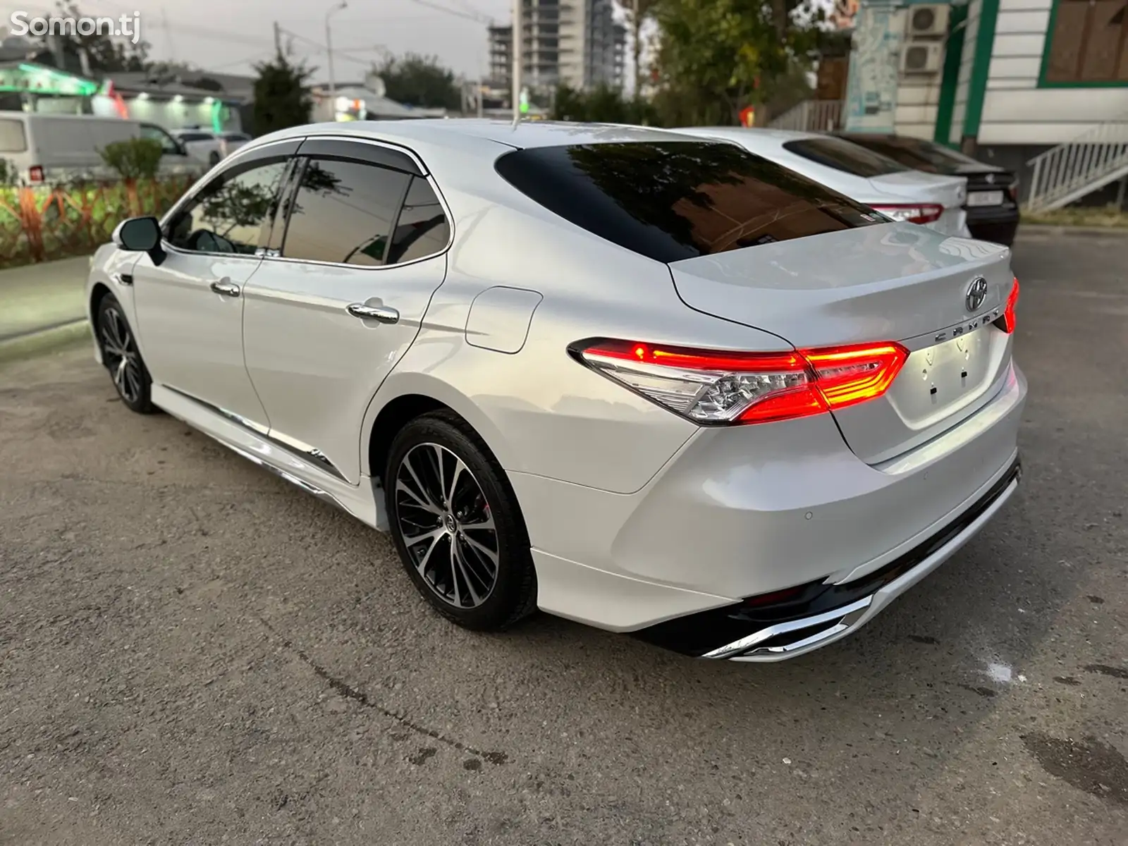 Toyota Camry, 2018-1