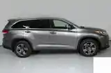 Toyota Highlander, 2017-10