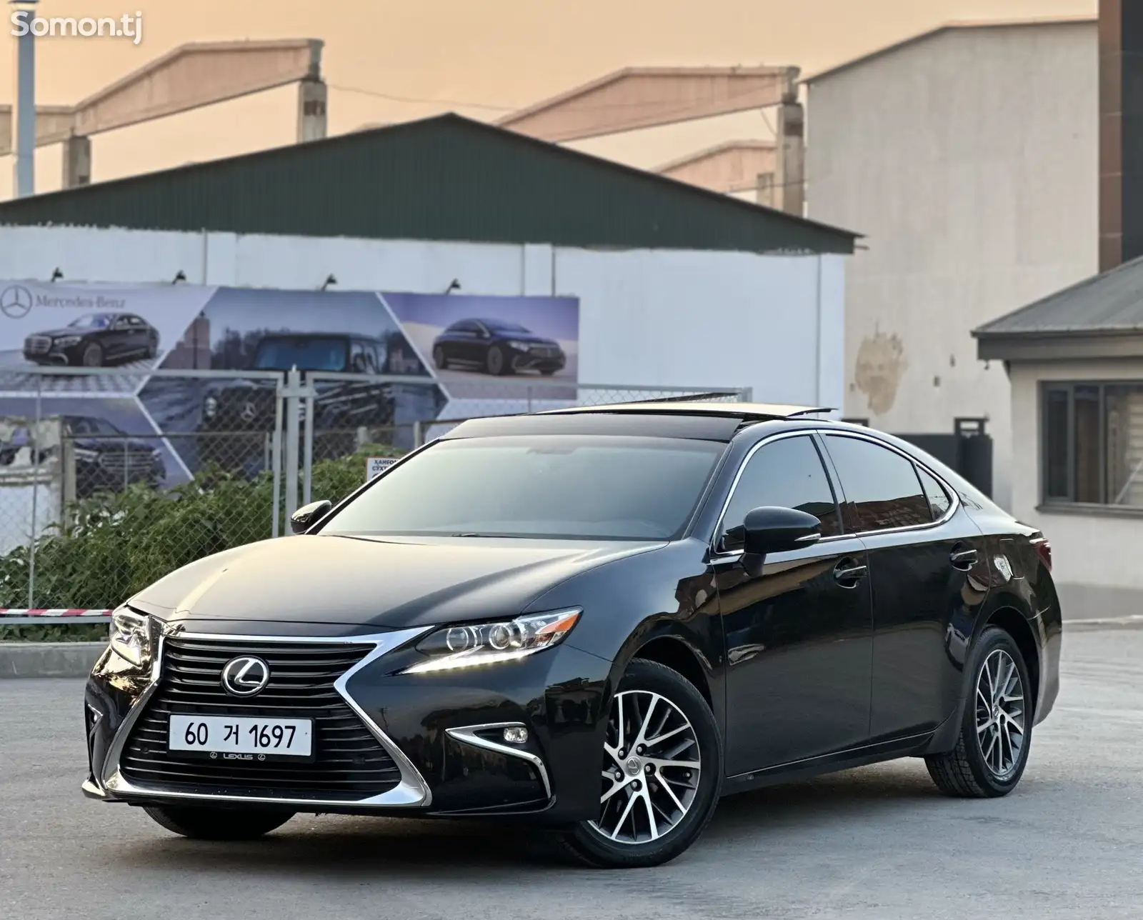 Lexus ES series, 2017-1