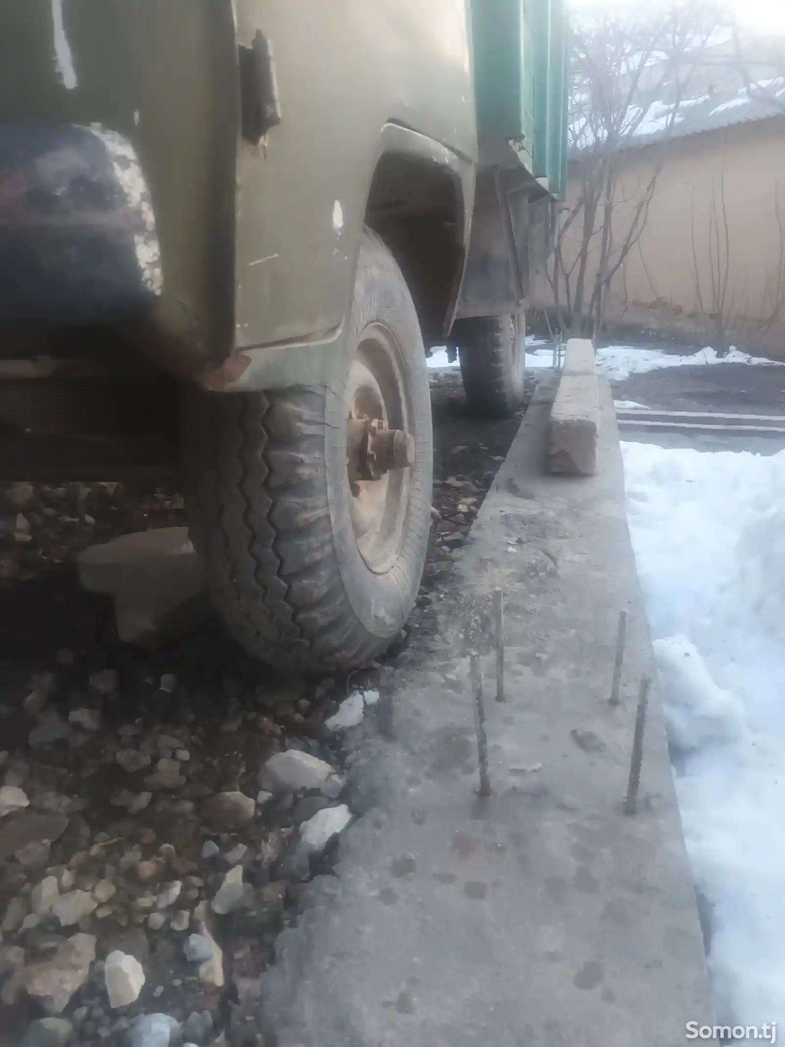 Бортовой грузовик УАЗ-2