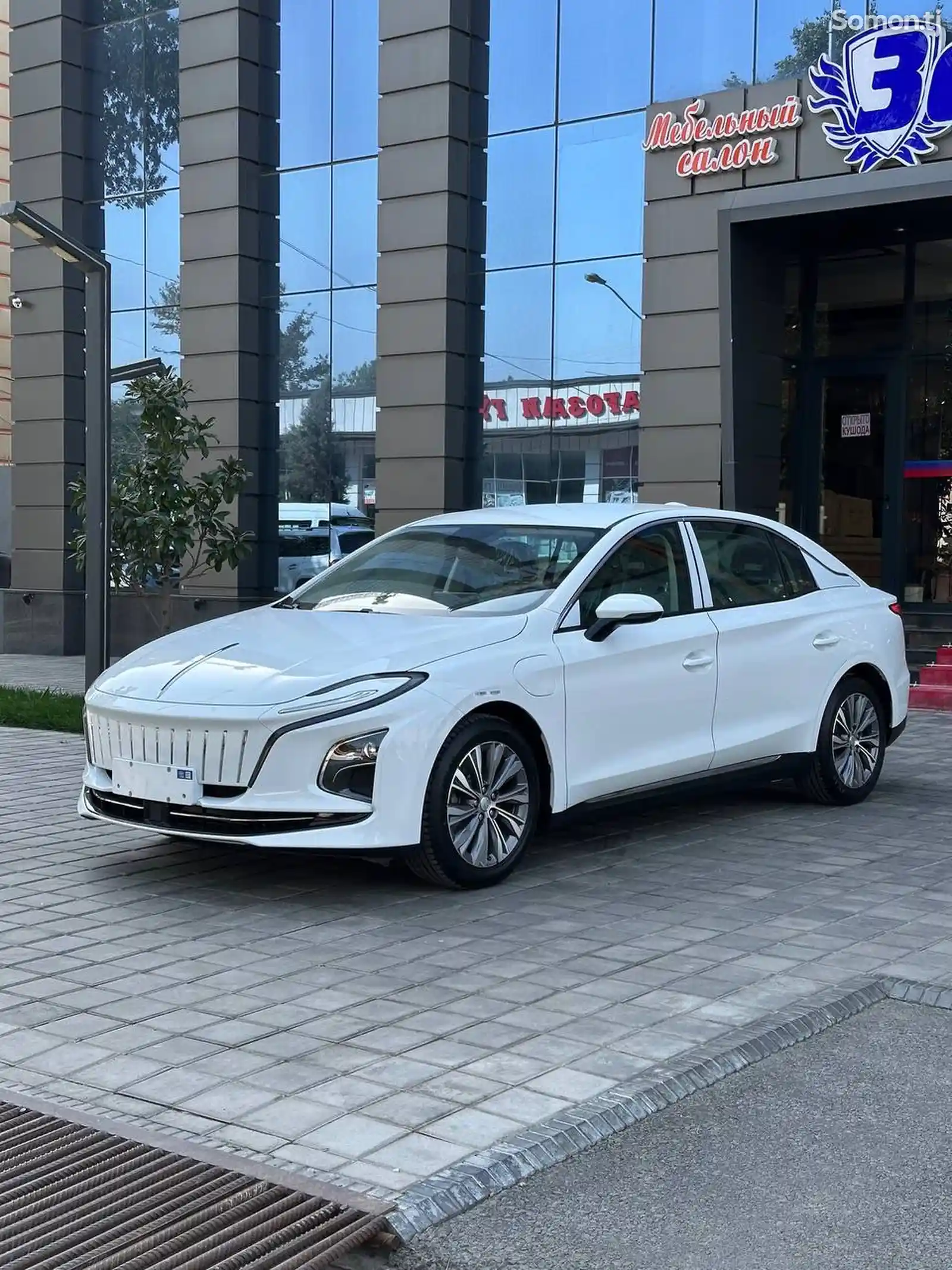 Hongqi E-QM5, 2024-5