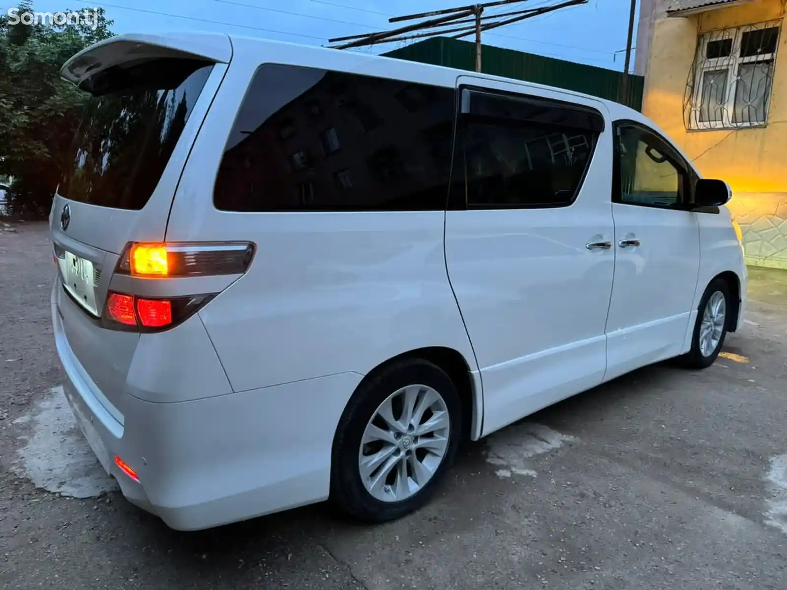 Toyota Vellfire, 2014-1