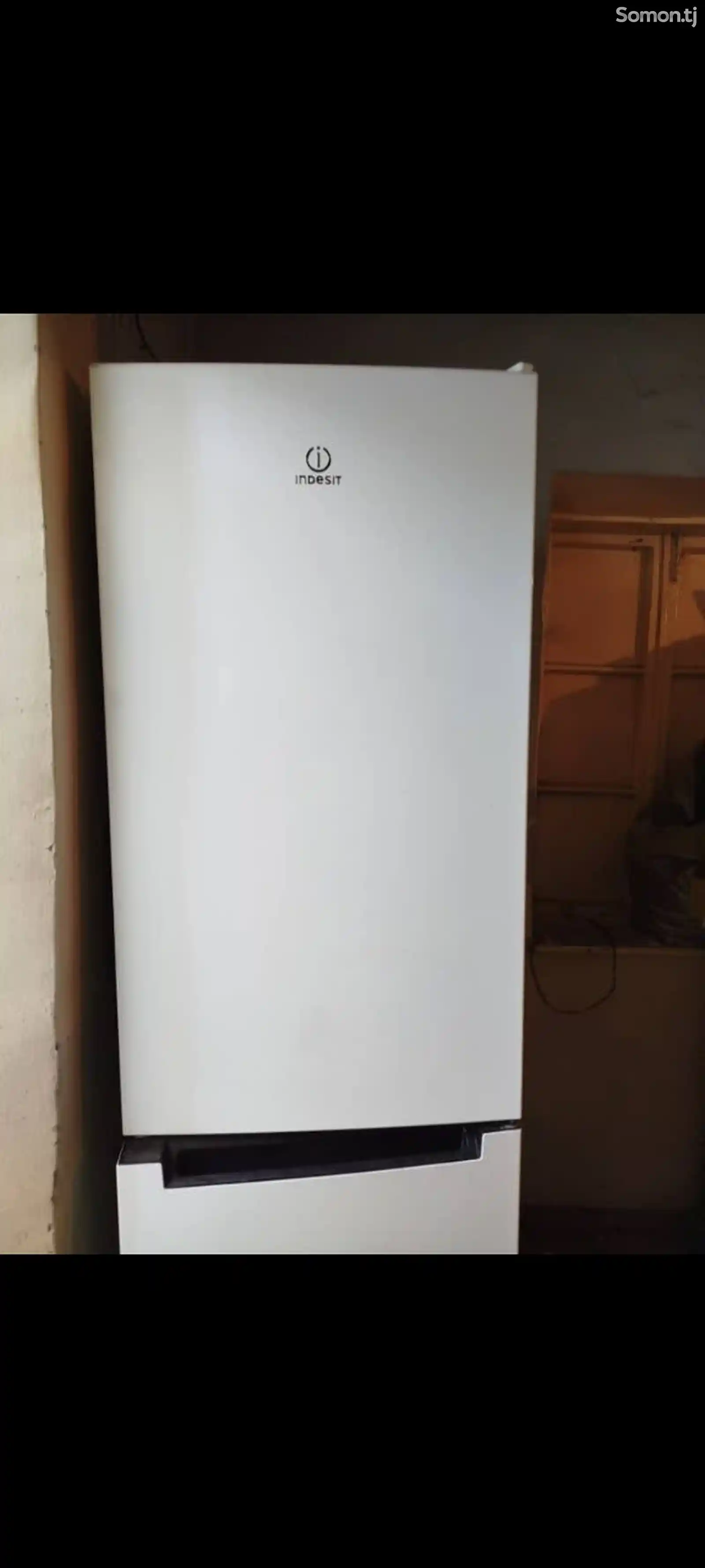 Холодильник Indesit-1