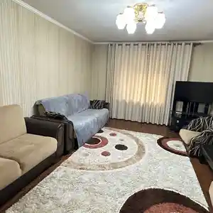 3-комн. квартира, 1 этаж, 70 м², 82 мкр ,ТЦ Саодат