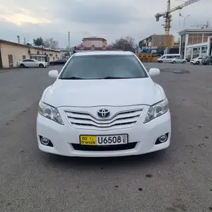 Toyota Camry, 2011