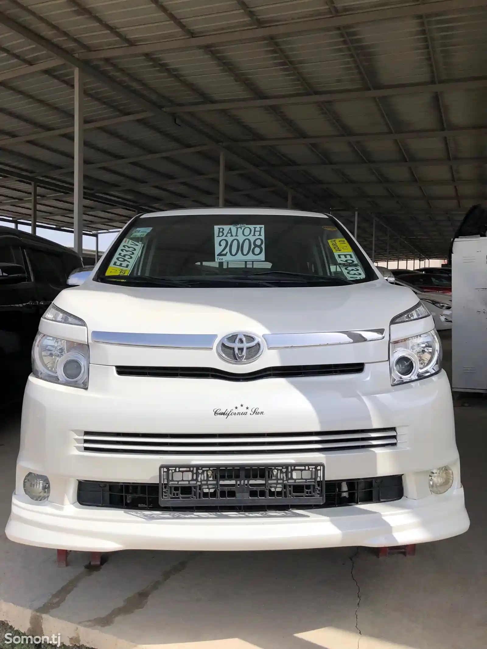 Toyota Voxy, 2008-1