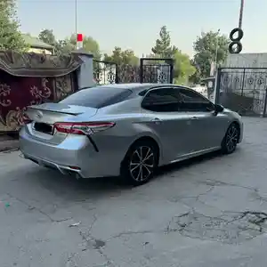 Toyota Camry, 2018