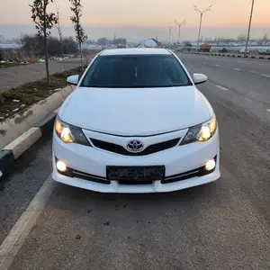 Toyota Camry, 2012