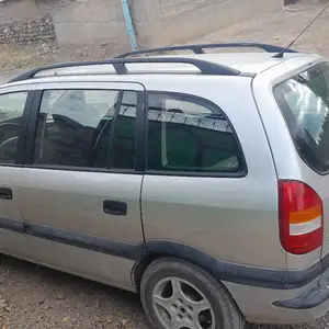 Opel Zafira, 2001