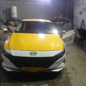 Hyundai Elantra, 2022