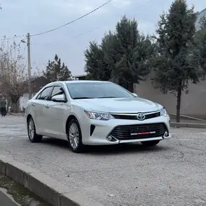 Toyota Camry, 2016