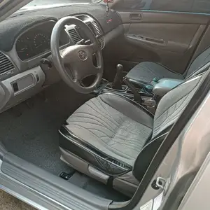 Toyota Camry, 2004