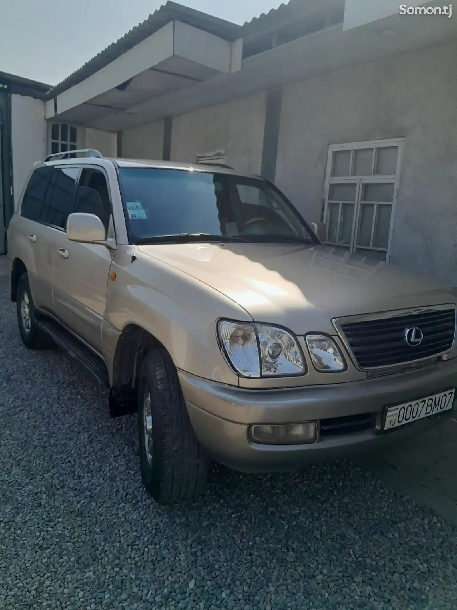 Lexus LX series, 2000-4