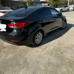 Hyundai Elantra, 2016