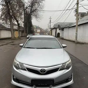 Toyota Camry, 2013